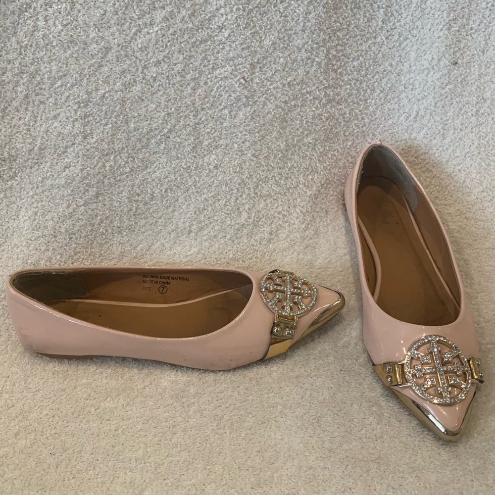 Elegant Pink Flats with Gold Accents